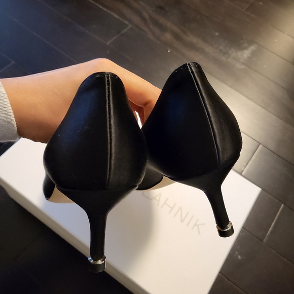 Manolo Blahnik Hangisi 50 heel in size 36.5. - Picture 5 of 8